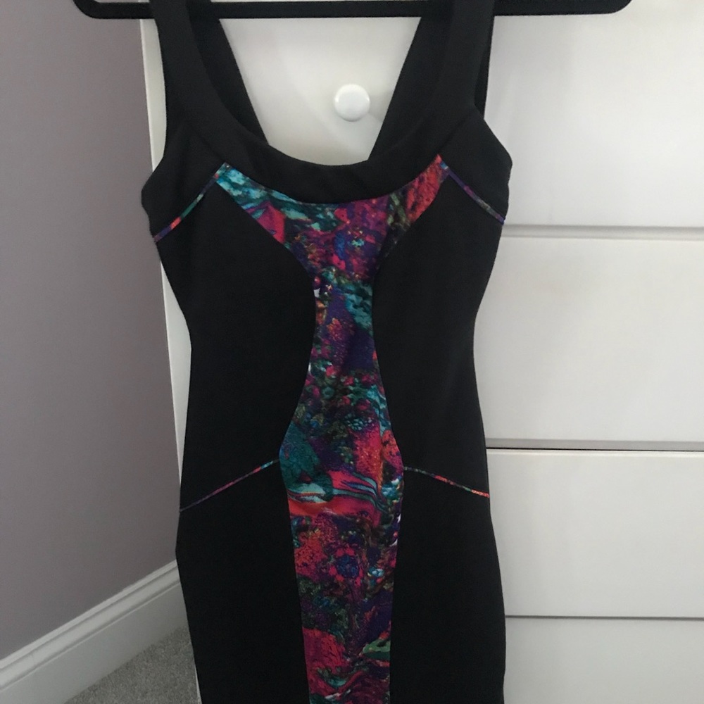 Midi black Kardashian Kollection dress with print
